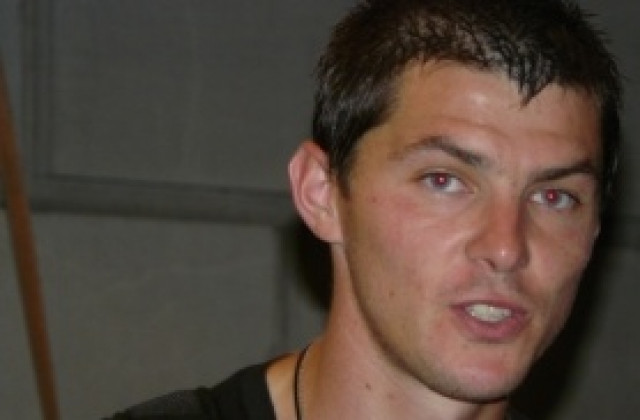 Домо отпадна за Купата без да играе, Щутгарт мина през Санкт Паули