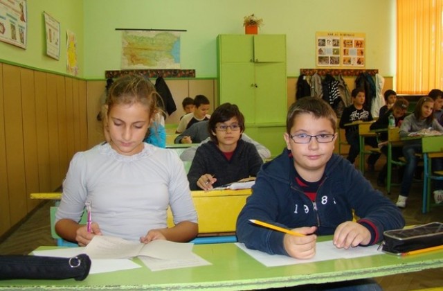 Над 250 ученици решаваха задачи в Черноризец Храбър