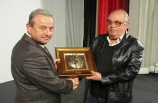 Директорът на музея в Ловеч стана изявен деец на науката