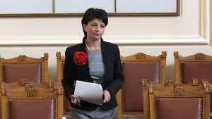 Атанасова дава на прокуратурата доклад за цените на лекарствата