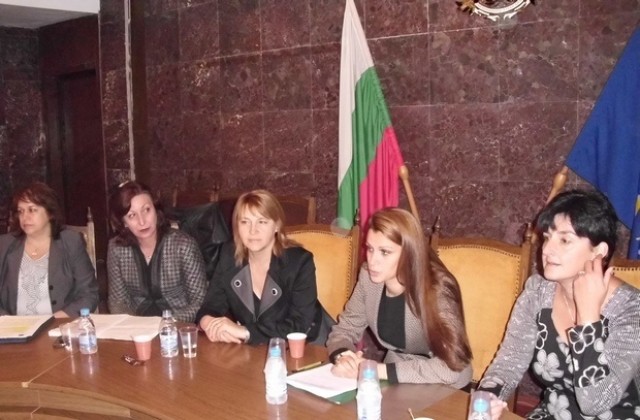 Среща по деинституционализацията на децата проведоха в Ловеч