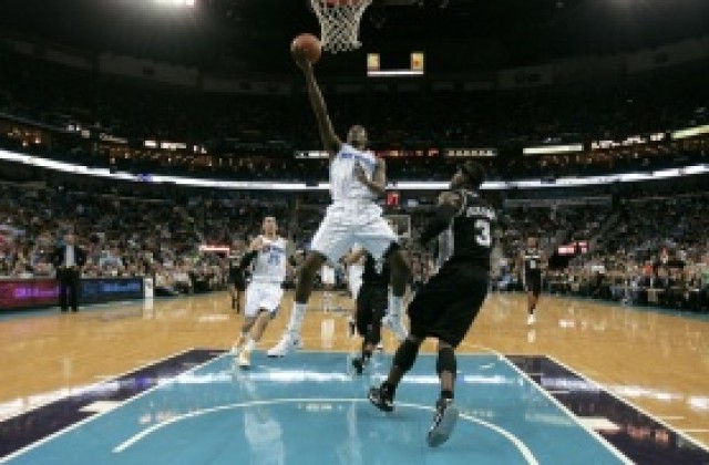 Шпорите биха секунди преди края