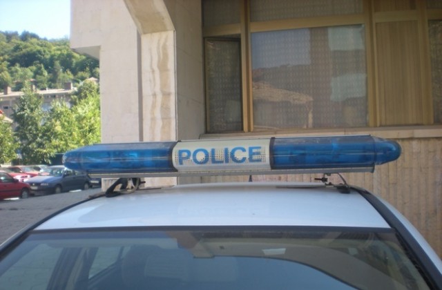 Задържаха 15-годишен за кражба от класна стая