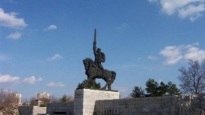 На Архангелова задушница Добрич почита своите воини и загинали военнослужещи