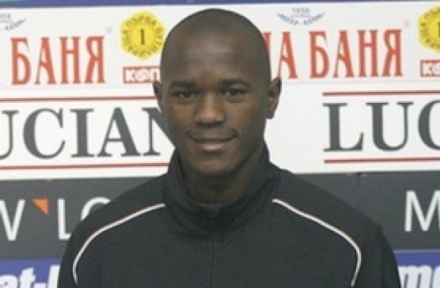 Паломино със съмнения за увреден менискус, отпада за Литекс