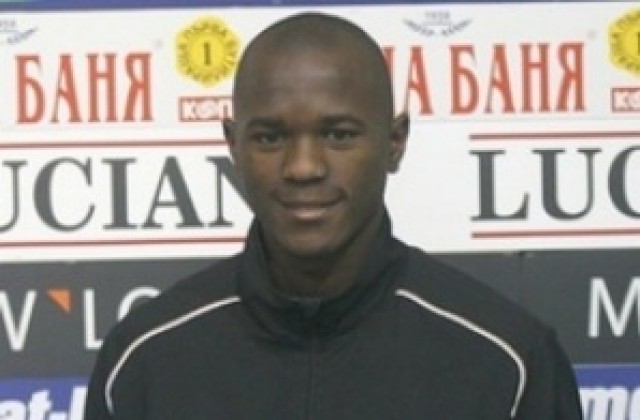 Паломино със съмнения за увреден менискус, отпада за Литекс