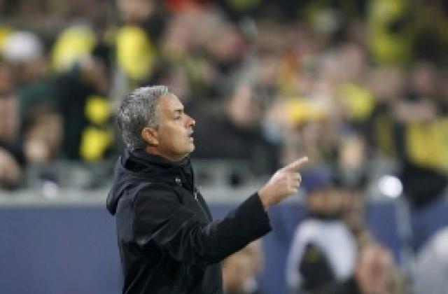 Моуриньо: Само Йозил ли играе зле? И другите трябва да се подобрят