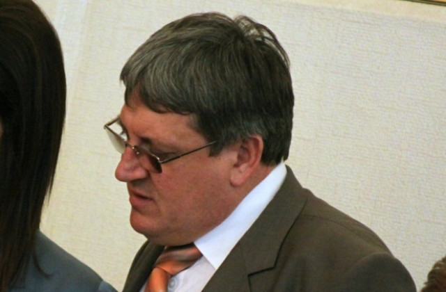 Шефът на НЗОК: Процедурите по договаряне на отстъпки от цените на лекарствата не вървят