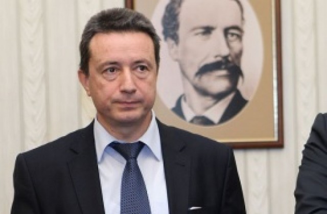 Янаки Стоилов: Мнозинството осакати въпроса за референдума