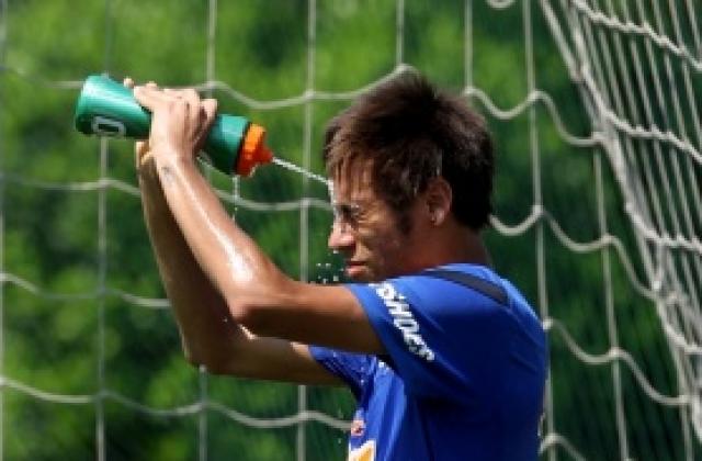 ВИДЕО: Неймар отново блести за Сантос с хеттрик и асистенция срещу Крузейро