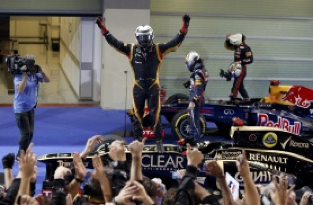 Райконен триумфира в Абу Даби, Алонсо се доближи на десет точки от Фетел