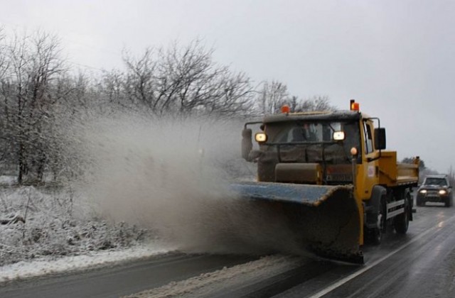 Въвежда се зимно поддържане на републиканската пътна мрежа