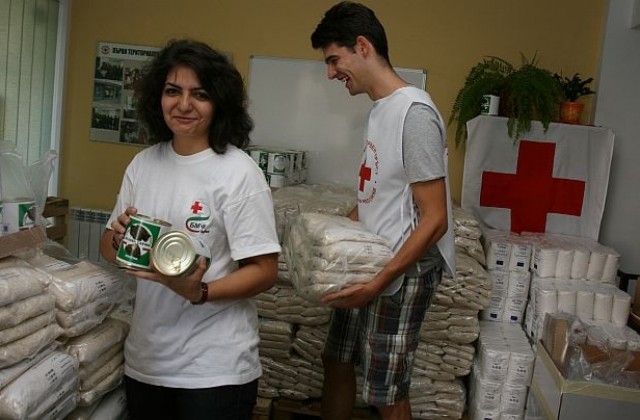 Започва раздаването на храни на нуждаещите се