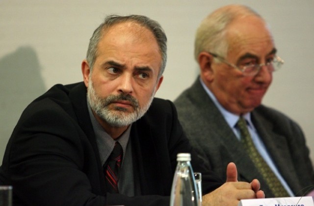 Тотю Младенов във Вълчи дол за първа копка на общностен център