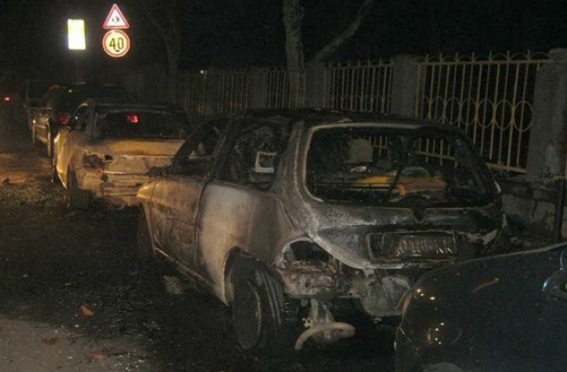 Още три коли изгоряха в „Лазур”