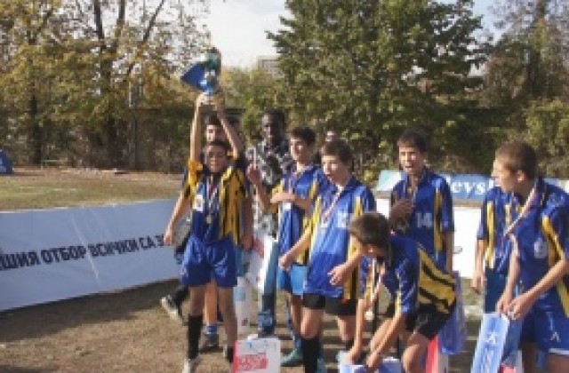 ВИДЕО: Базил Де Карвальо награди хлапета в турнир на Левски