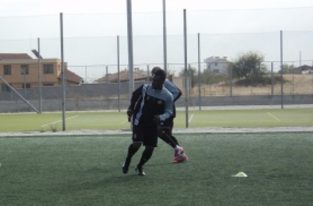 Ботев Пд пробва Кебе срещу Сокол, Вандер с контузия