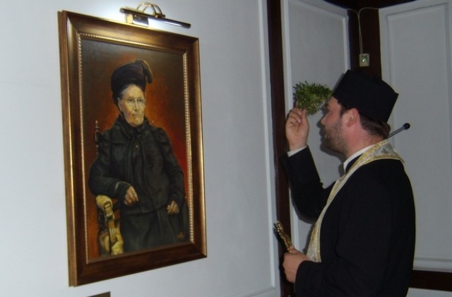 Ротарианци даряват средствата за паметния знак на Елена Грънчарова