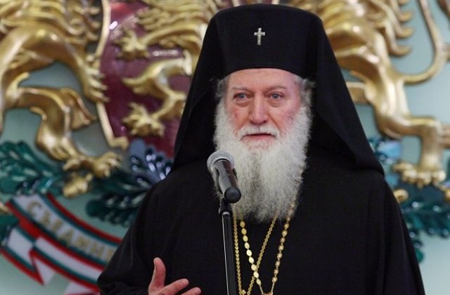 Русенският митрополит Неофит: Светият синод ще реши на кого какво