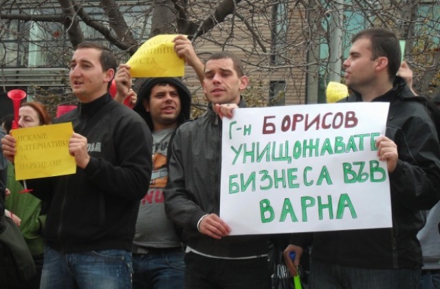 Кметът иска референдум за Морската градина