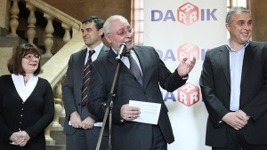 Дарик учредява Лекарската лига найдобрите софийски лекари първи влизат в
