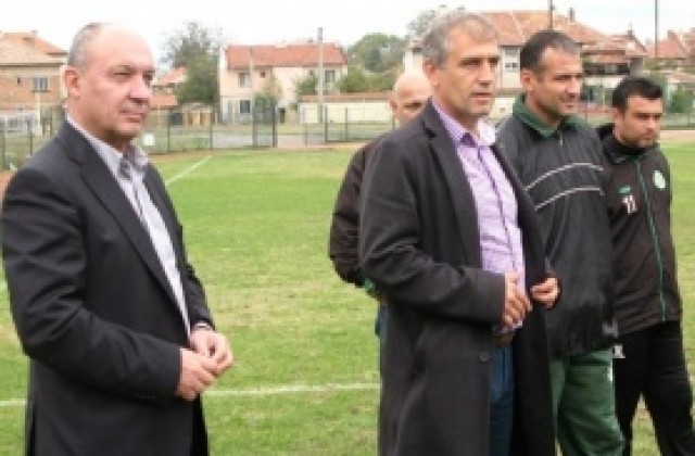 В Нефтохимик представиха новия спортен директор