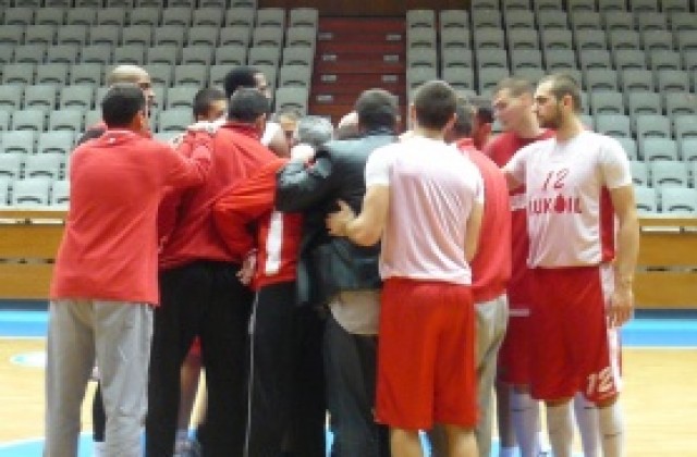 СНИМКИ: Концентрация и самочувствие в лагера на Лукойл преди първия евромач в София