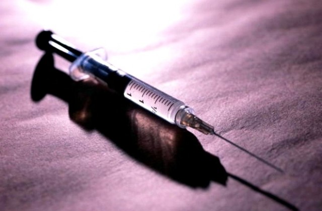 Ваксинират срещу рак 700 момичета на 12 години  от Ловешка област