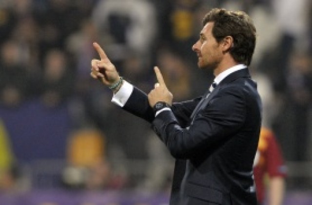 Вилаш-Боаш: Адебайор няма да ходи никъде