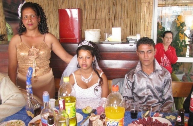 Съдят младоженец заради малолетна булка