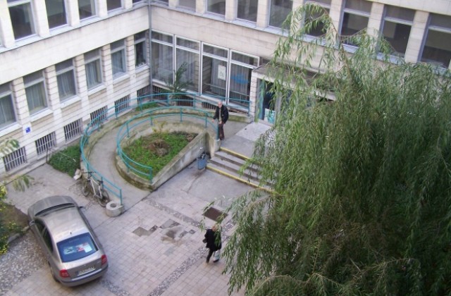 Местят спешните кабинети на Университетска болница