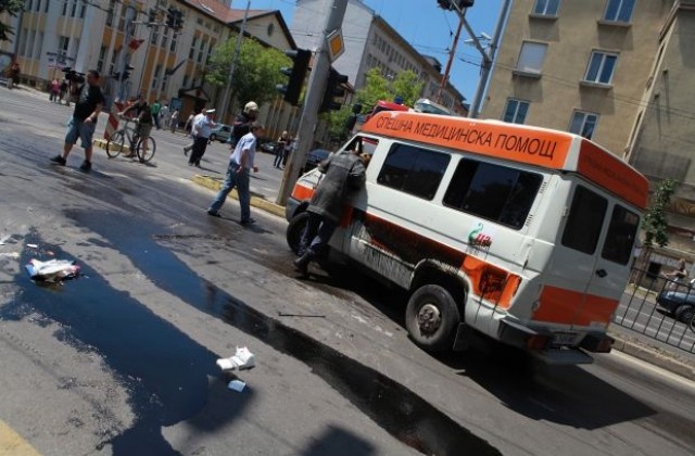 Спешна помощ в София карат в болница всеки трети потърсил ги пациент