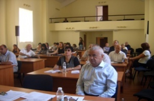 ГЕРБ и БСП бойкотираха сесията в Кърджали заради казуса „Делов”