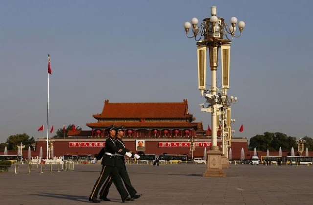 Ху Дзиантао: Корупцията е основно предизвикателство за бъдещите лидери