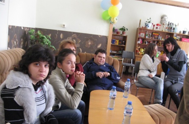 DMS MOGA на номер 17 777 за децата с увреждания от Казанлък