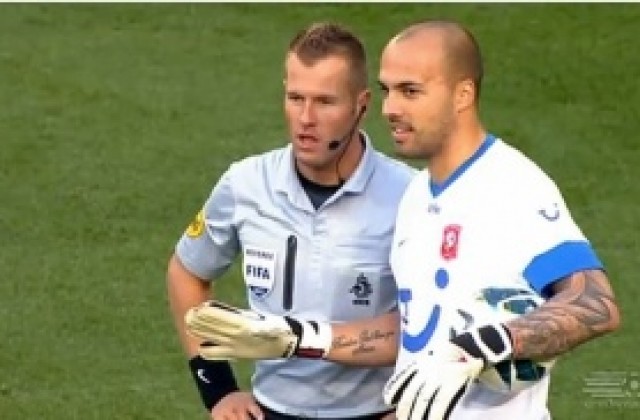 Ники Михайлов титуляр за Твенте срещу Леванте