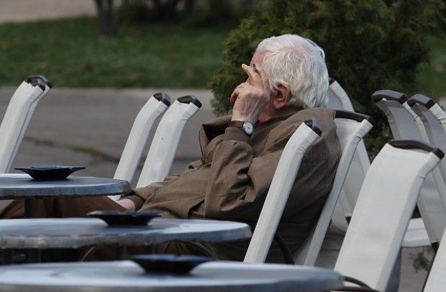 Отритнат и обречен: възрастният българин