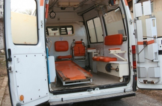 Възрастен пешеходец почина след удар от „Мерцедес”