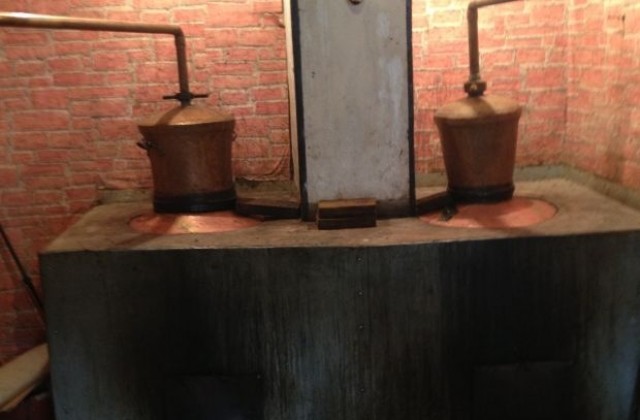 Три нелегални казана за ракия разкриха митнически инспектори