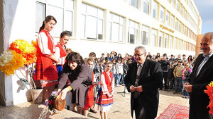 Прерязаха лентичките на два обекта по Красива България