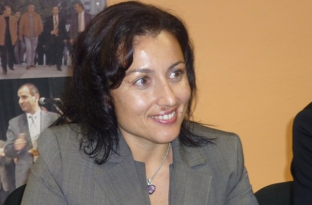 Десислава Танева участва в конференция в Никозия