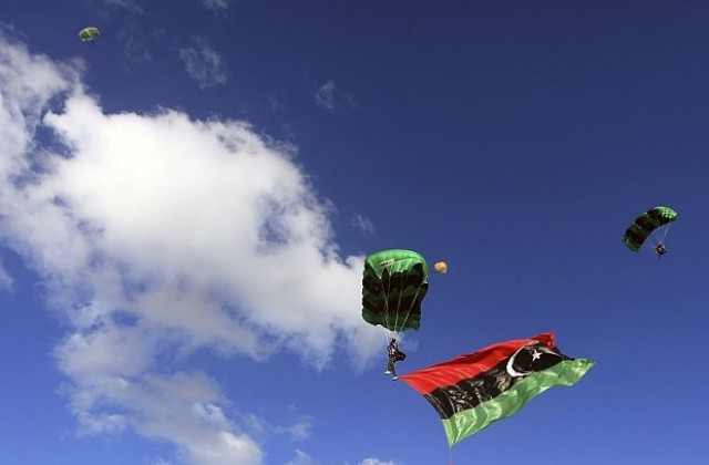 Трите деца на Кадафи са напуснали Алжир и вероятно са отишли в Нигер