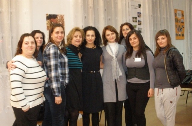 Актрисата Елена Петрова гостува на „Работилница за родители в Левски