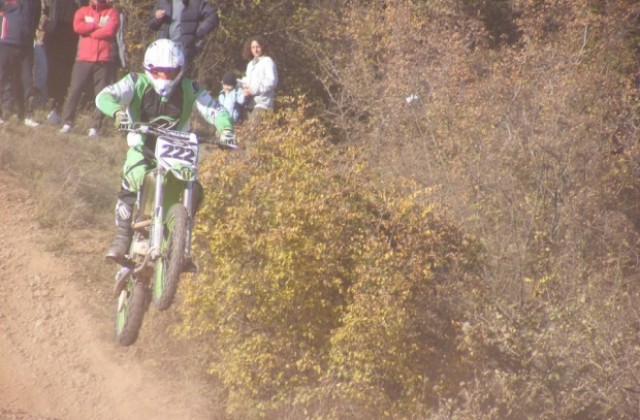 Кюстендилецът Павел Павлов с добро представяне на състезанието по мотокрос в Бобошево