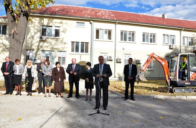 Две фирми искат да доставят оборудването в бъдещия лъчелечебен център