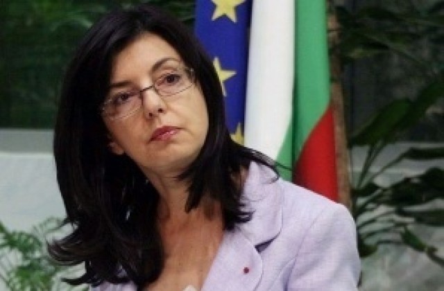 Меглена Кунева представя книга във Варна