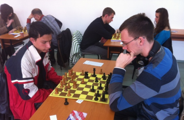 Студенти от ВУМК обраха наградите на шахматна универсиада