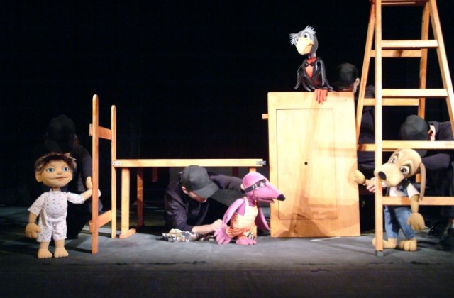 Нови спектакли през декември на сцената на кукления театър
