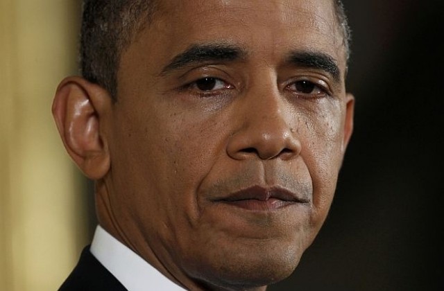 Арестуваха камбоджанци, закачили на къщата си портрет на Обама с надпис SOS