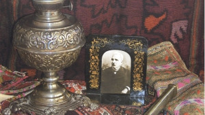 Изложба показва ценни книги и лични вещи на П Р